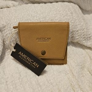 Authentic American Leather Co. Women's Veronica Bifold Wallet in Cashew Smooth